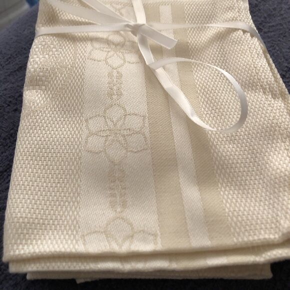 Tradition Sud Home Napkins qty 4 Made In Turkey Cream NWT Cotton Floral - Picture 3 of 6